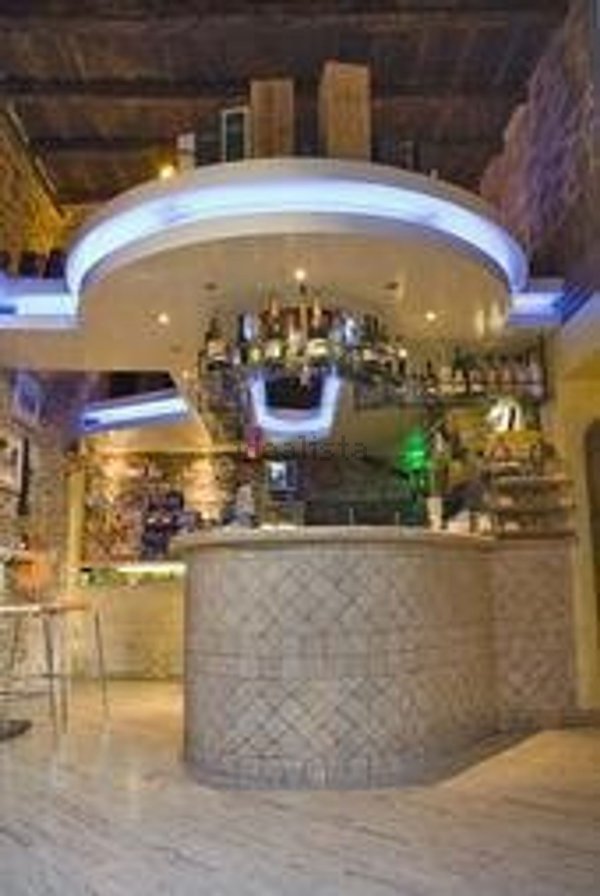 locale commerciale in vendita a Genzano di Roma