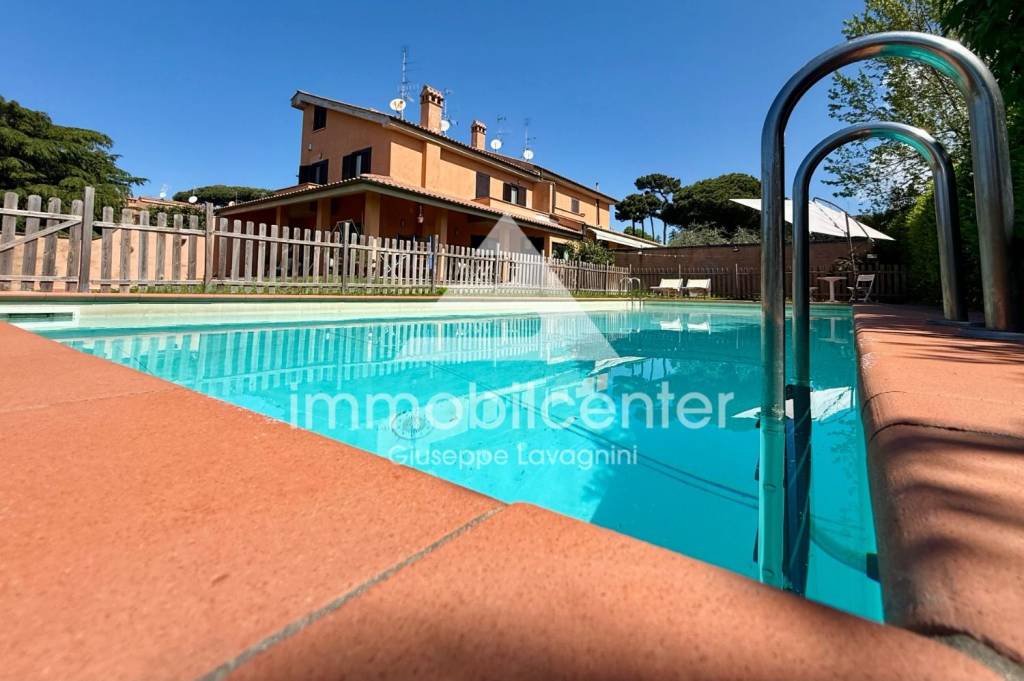 casa indipendente in vendita a Genzano di Roma