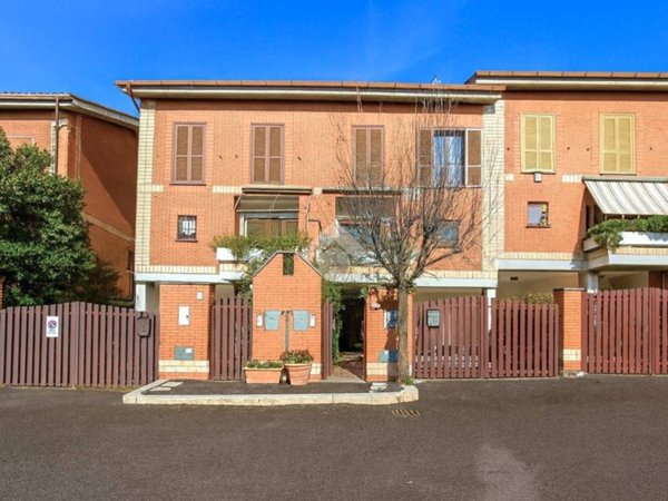 casa indipendente in vendita a Genzano di Roma