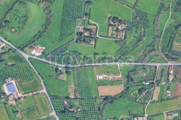 locale di sgombero in vendita a Genzano di Roma