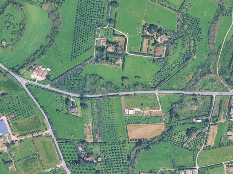 locale di sgombero in vendita a Genzano di Roma