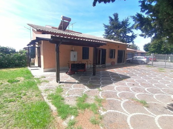 casa indipendente in vendita a Genzano di Roma