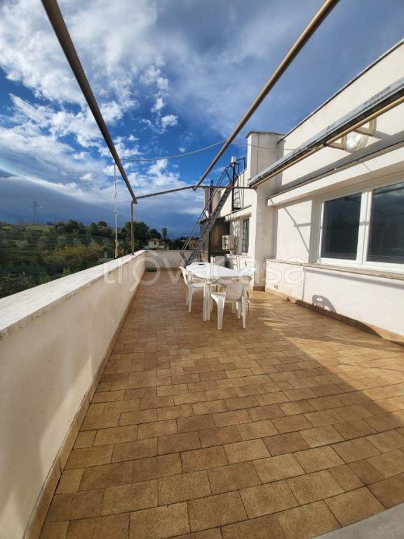 appartamento in vendita a Genzano di Roma in zona Landi