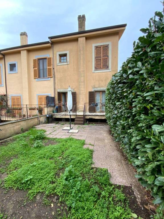 casa indipendente in vendita a Genzano di Roma