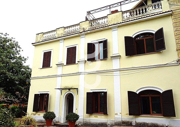casa indipendente in vendita a Genzano di Roma