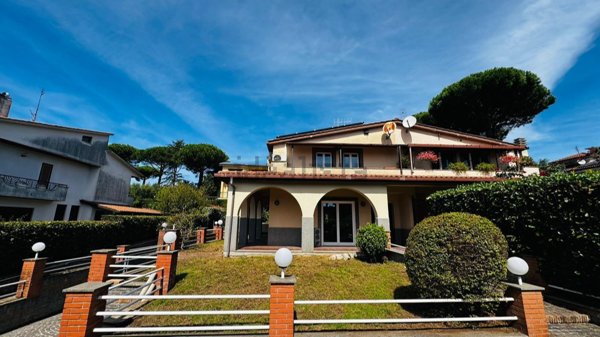 casa indipendente in vendita a Genzano di Roma