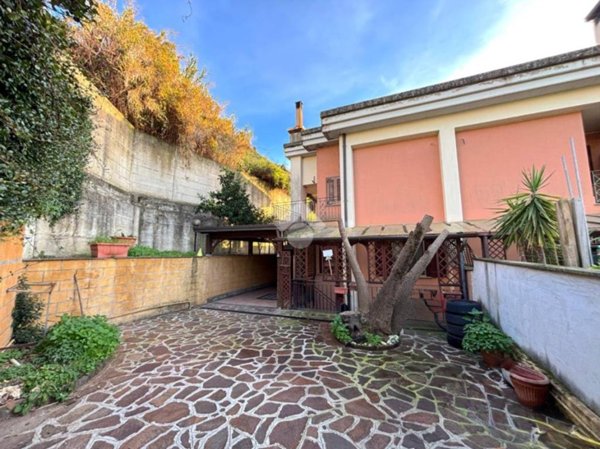 casa indipendente in vendita a Genzano di Roma