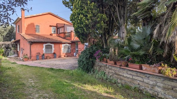 casa indipendente in vendita a Genzano di Roma