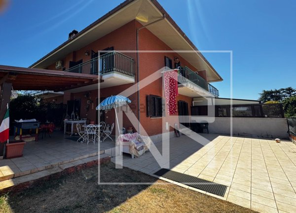 casa indipendente in vendita a Genzano di Roma