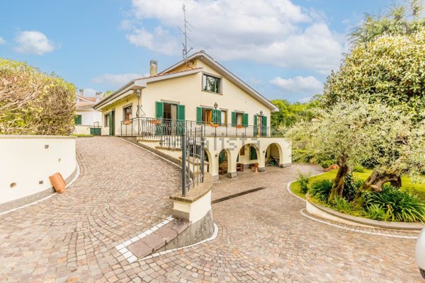 casa indipendente in vendita a Genzano di Roma