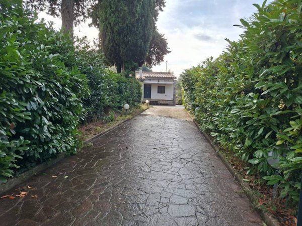 casa indipendente in vendita a Genzano di Roma