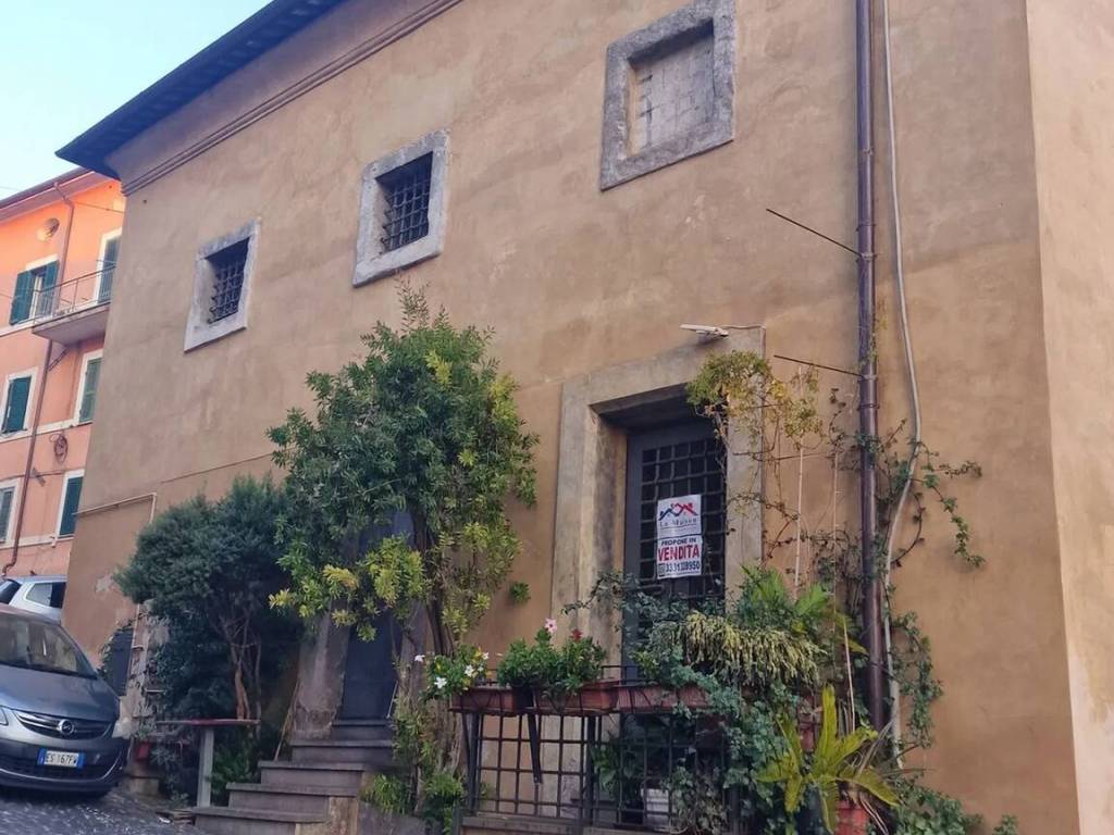 negozio in vendita a Genzano di Roma