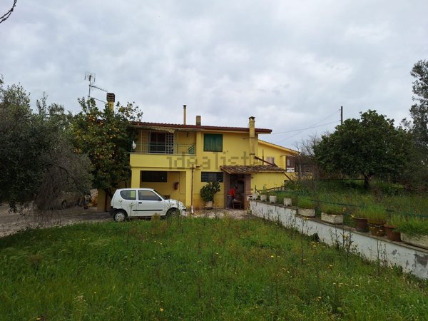 casa indipendente in vendita a Genzano di Roma