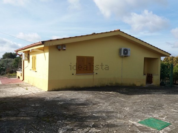casa indipendente in vendita a Genzano di Roma