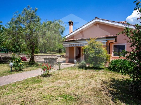 casa indipendente in vendita a Genzano di Roma