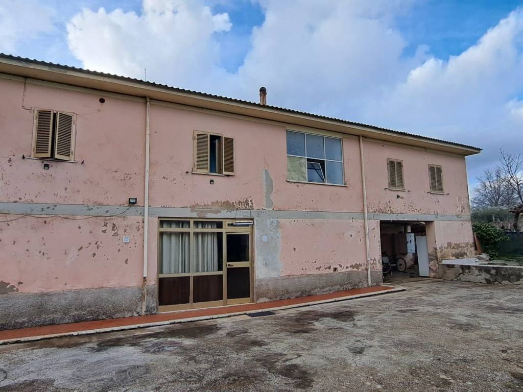casa indipendente in vendita a Genzano di Roma in zona Landi