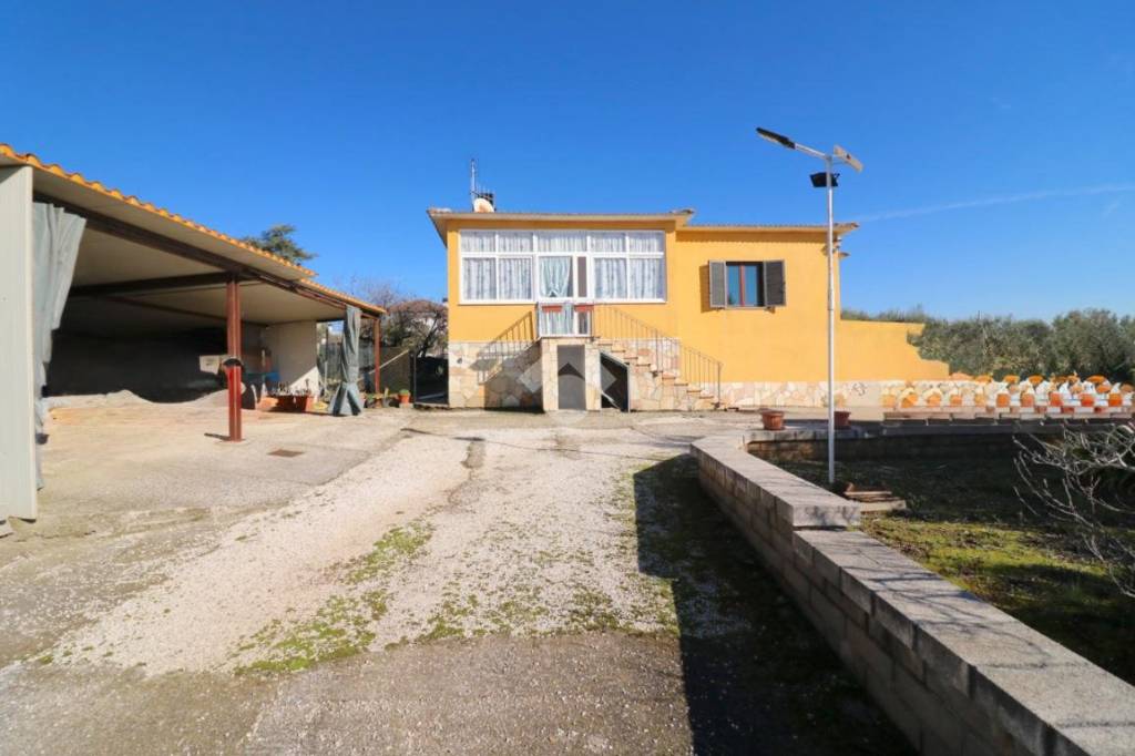 casa indipendente in vendita a Genzano di Roma