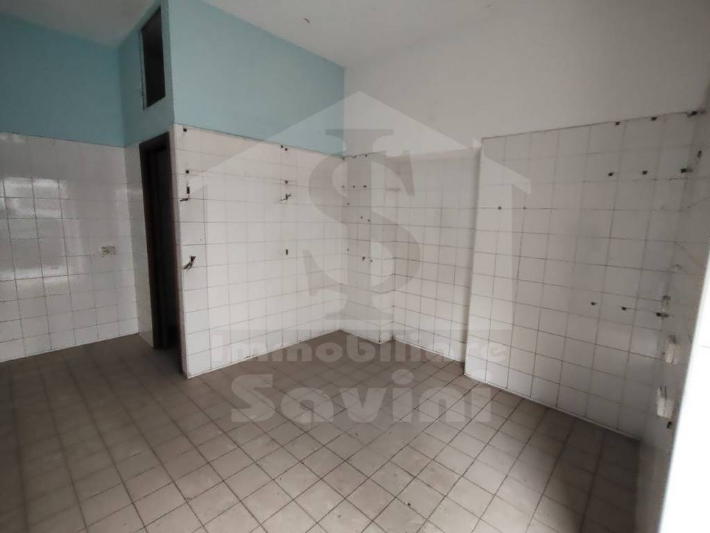 negozio in vendita a Genzano di Roma