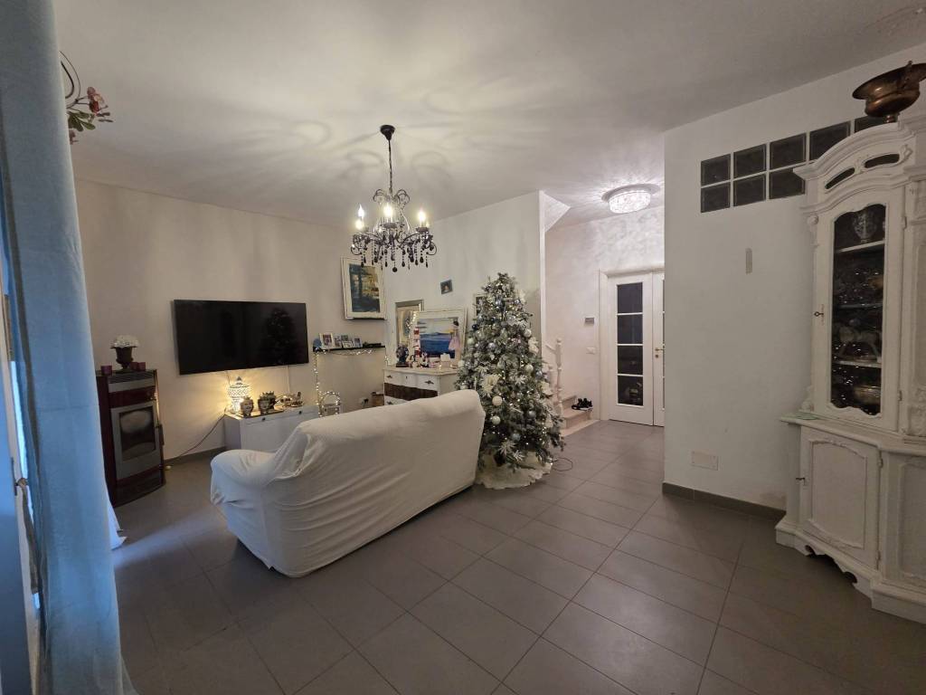 casa indipendente in vendita a Genzano di Roma