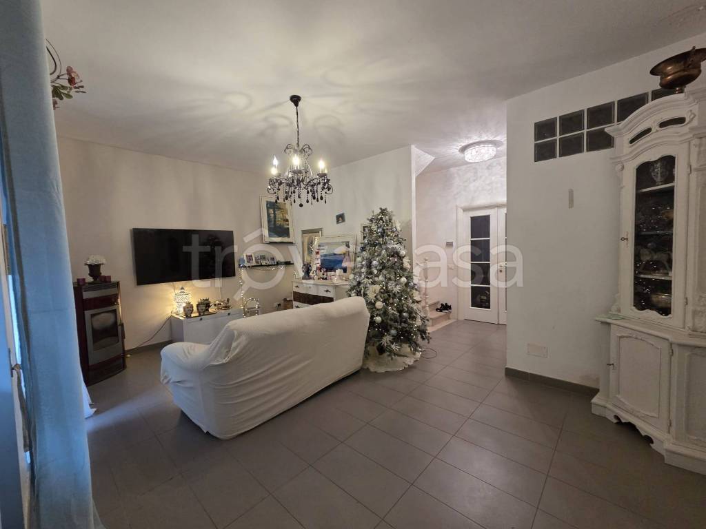 casa indipendente in vendita a Genzano di Roma