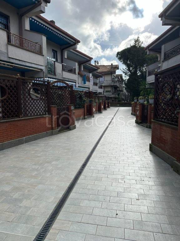 casa indipendente in vendita a Genzano di Roma