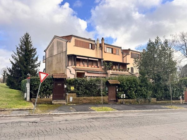 casa indipendente in vendita a Genzano di Roma