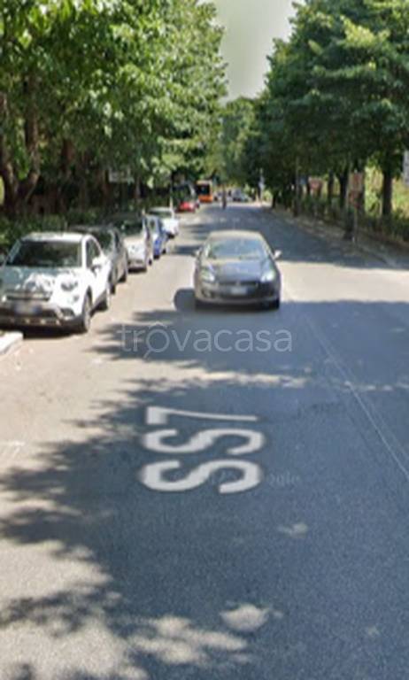 locale commerciale in vendita a Genzano di Roma