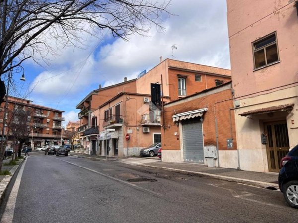negozio in vendita a Genzano di Roma