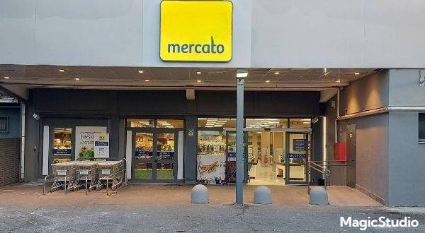 negozio in vendita a Genzano di Roma in zona Landi