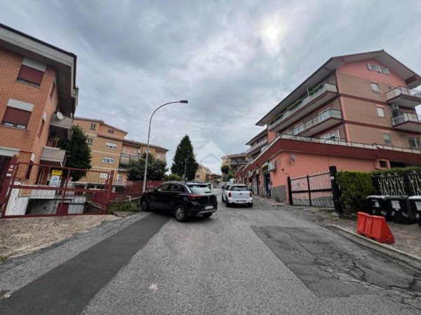 negozio in vendita a Genzano di Roma