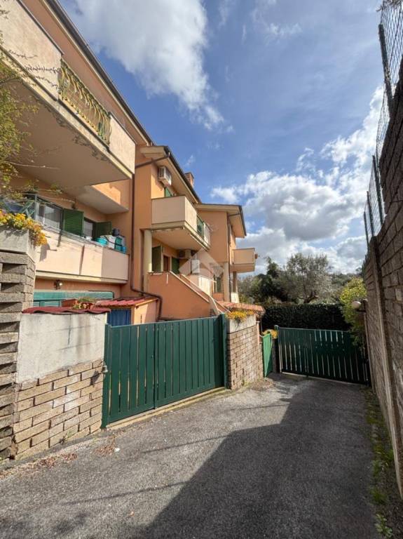 appartamento in vendita a Genzano di Roma in zona Landi