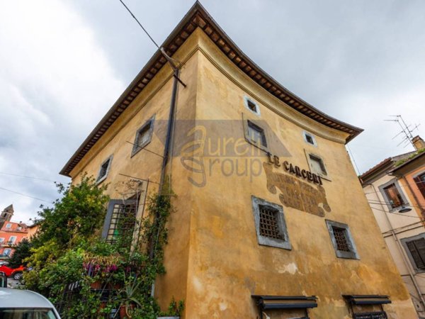 locale commerciale in vendita a Genzano di Roma