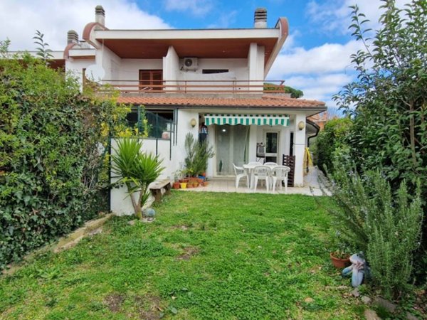 casa indipendente in vendita a Genzano di Roma