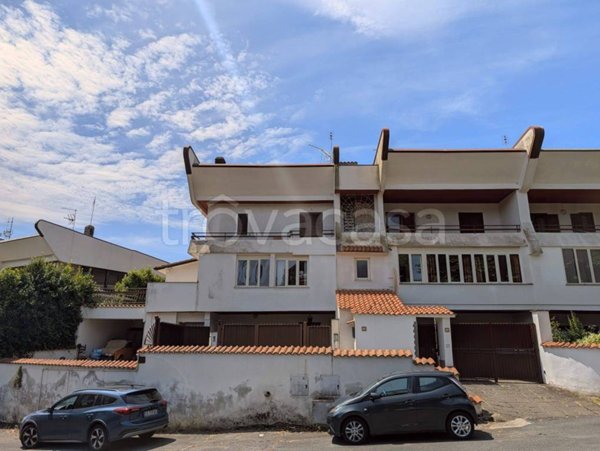 casa indipendente in vendita a Genzano di Roma