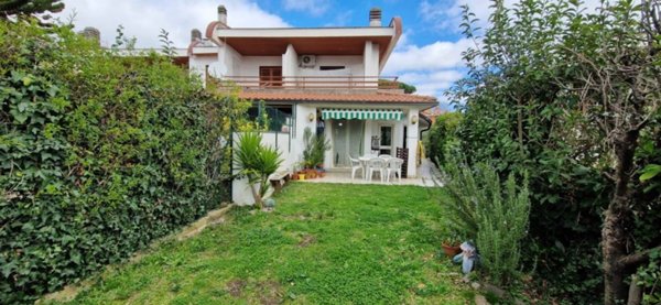 casa indipendente in vendita a Genzano di Roma