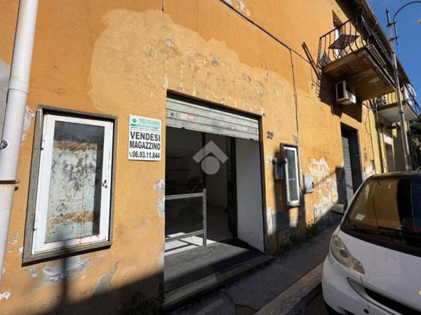 locale di sgombero in vendita a Genzano di Roma
