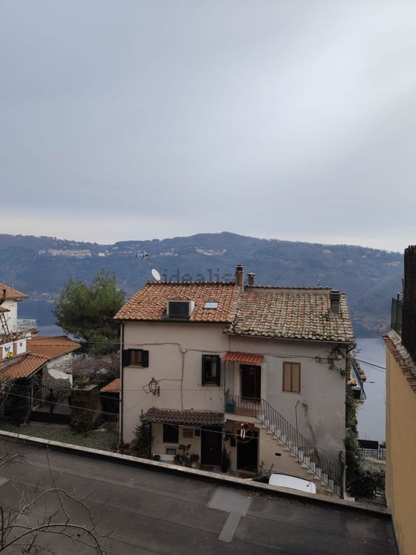 appartamento in vendita a Genzano di Roma