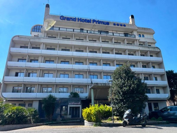 intera palazzina in vendita a Genzano di Roma