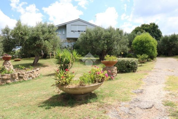 casa indipendente in vendita a Genzano di Roma