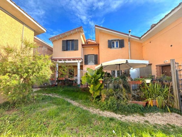 casa indipendente in vendita a Genzano di Roma