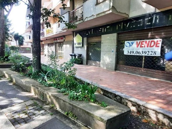 negozio in vendita a Genzano di Roma