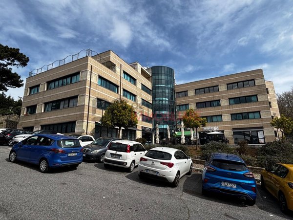 ufficio in vendita a Genzano di Roma