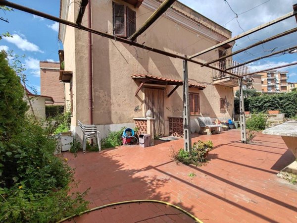 casa indipendente in vendita a Genzano di Roma