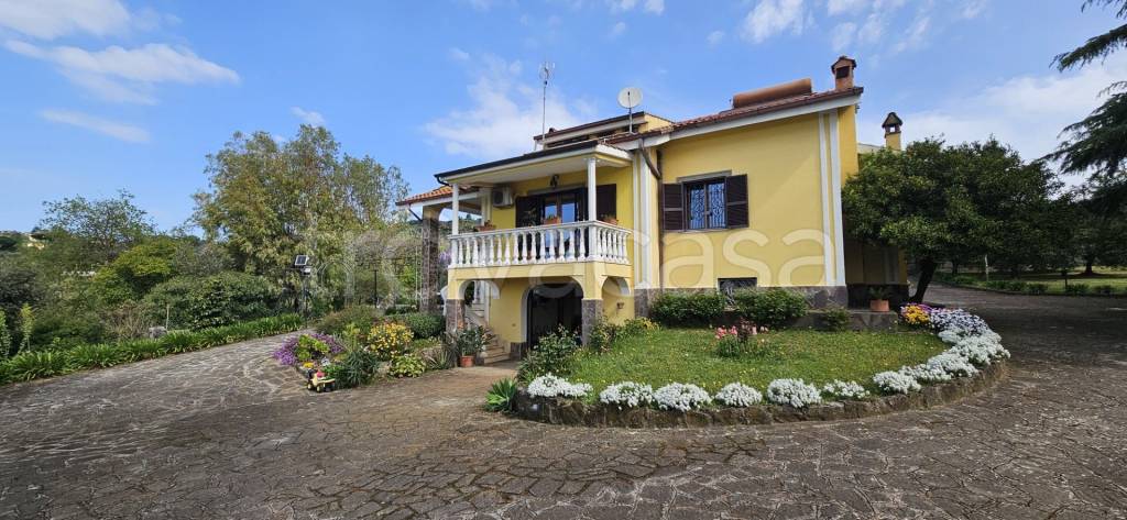 casa indipendente in vendita a Genzano di Roma