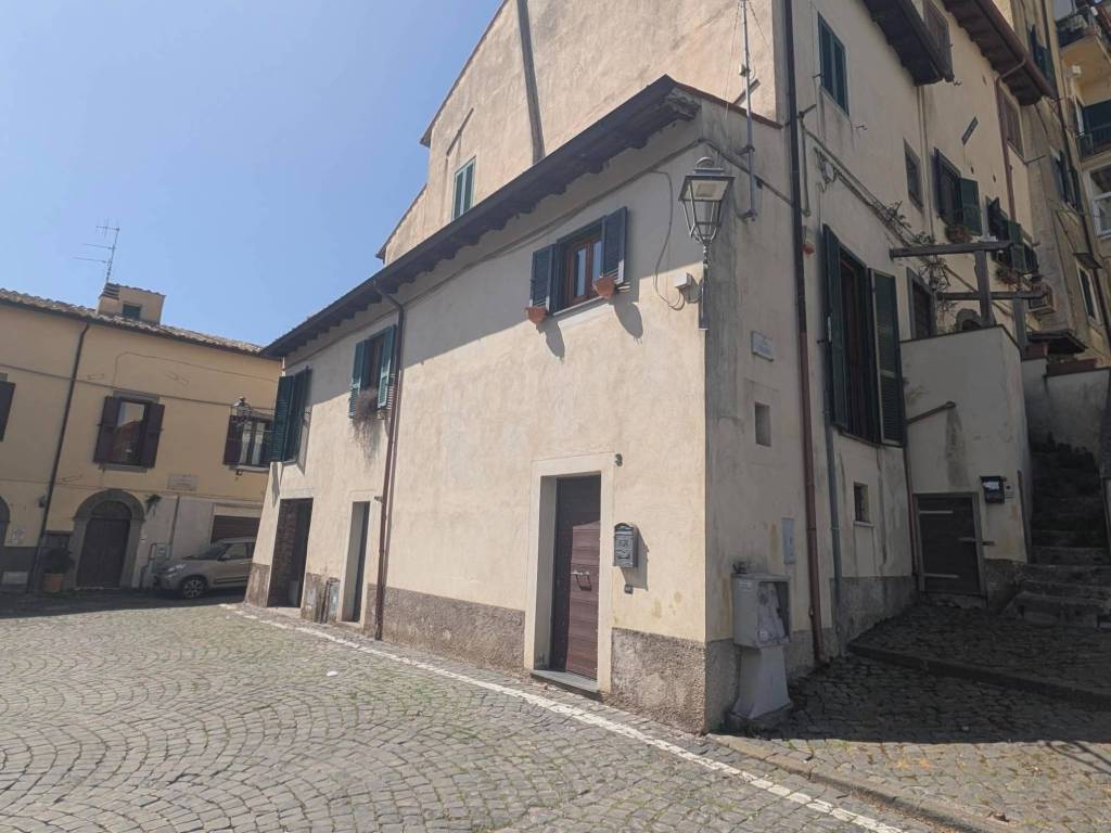 casa indipendente in vendita a Genzano di Roma