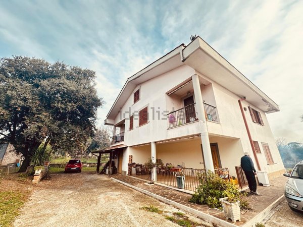 casa indipendente in vendita a Genzano di Roma
