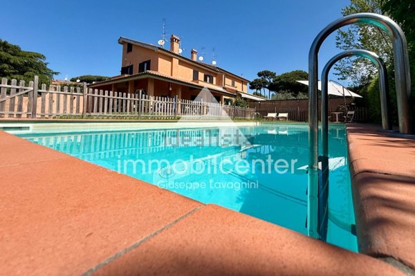 casa indipendente in vendita a Genzano di Roma