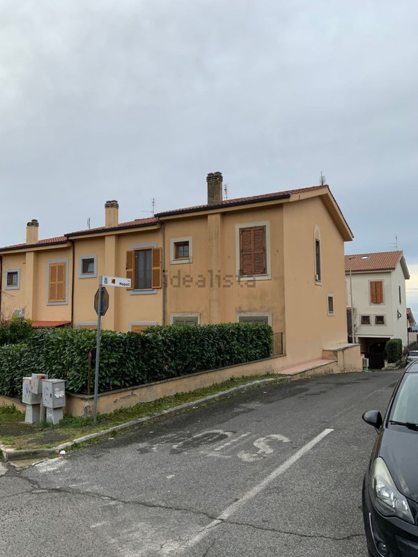 pentavano in vendita a Genzano di Roma