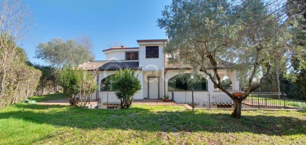 casa indipendente in vendita a Genzano di Roma