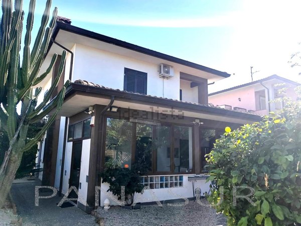 casa indipendente in vendita a Genzano di Roma